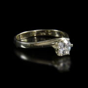 Kép 1/2 - 14 karátos fehérarany eljegyzési gyűrű hatkarmos foglalatban gyémánt kővel (0.50 ct)