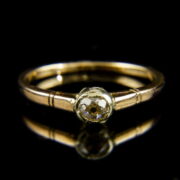 14 karátos rozéarany szoliter gyűrű régi csiszolású gyémánt kővel (0.25 ct)