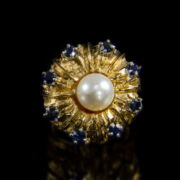 Kép 2/2 - Arany gyűrű gyönggyel és zafírokkal
