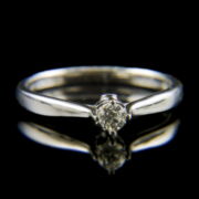 Kép 2/2 - Fehérarany eljegyzési gyűrű régi csiszolású gyémánt kővel (0.20 ct)
