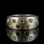 Kép 2/2 - Fehérarany gyűrű színes gyémánt kövekkel