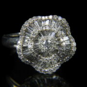 Kép 2/2 - Fehérarany gyémánt gyűrű ötszirmú virág forma gyűrűfejjel