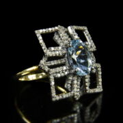 Kép 1/2 - Gyűrű ovál forma akvamarinnal és gyémántokkal