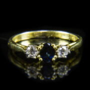 Kék zafír köves alliance fazonú gyémántgyűrű
