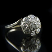 Kép 1/2 - Rozetta fazonú fehérarany gyűrű gyémánt kövekkel