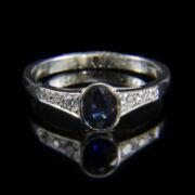 Kép 2/2 - Szoliter jellegű zafír-gyémántköves női gyűrű