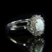 Kép 1/2 - Szintetikus opál gyűrű cirkónia kövekkel