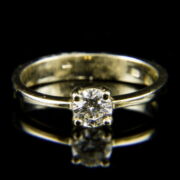 Kép 2/2 - 14 karátos fehérarany szoliter gyűrű briliáns csiszolású gyémánt kővel (0.40 ct)