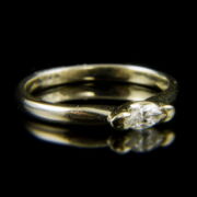 Kép 1/2 - 14 karátos fehérarany szoliter gyűrű navett csiszolású gyémánt kővel (0.19 ct)