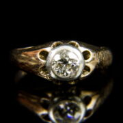 Kép 2/2 - 14 karátos sárgaarany szoliter gyűrű régi csiszolású gyémánt kővel (0.65 ct)