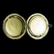 Kép 3/3 - Lüszterzománcos ezüst fényképtartó medál
