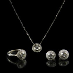 Picture 1/6 -White gold jewellery set with diamonds