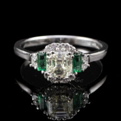 Picture 2/5 -Modern gyémánt gyűrű smaragd kövekkel 