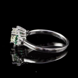 Picture 4/5 -Modern gyémánt gyűrű smaragd kövekkel 