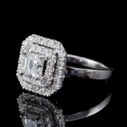 Picture 3/5 -Rosetta-style diamond ring