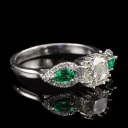 Picture 1/5 -Alliance-style diamond emerald ring