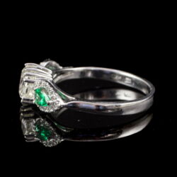 Picture 4/5 -Alliance-style diamond emerald ring