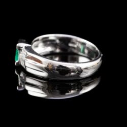 Picture 3/5 -Gold ring with emerald