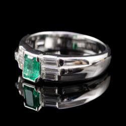 Picture 5/5 -Gold ring with emerald