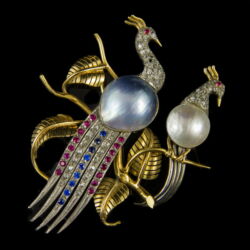 Picture 1/3 -Bird-shaped gold brooch with mabe pearls