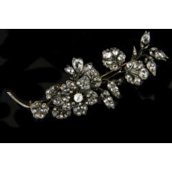 Picture 1/5 -Flower bouquet brooch with diamonds