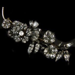 Picture 5/5 -Flower bouquet brooch with diamonds