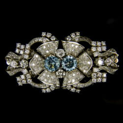 Picture 4/5 -Platinum brooch with diamonds and topaz