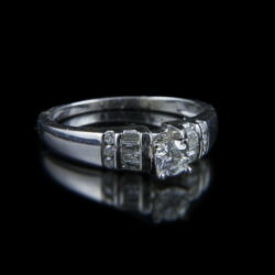 Kép 1/2 - Eljegyzési gyűrű  gyémánt kövekkel (0.35 ct)