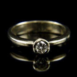 Kép 2/2 - 14 karátos fehérarany eljegyzési gyűrű briliáns csiszolású gyémánt kővel (0.17 ct)