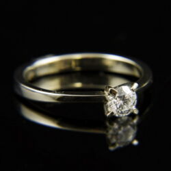 Kép 1/2 - 14 karátos fehérarany eljegyzési gyűrű gyémánt kővel (0.41 ct)