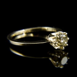 Picture 1/2 -14 K white gold solitaire ring with a diamond (0.95 ct)