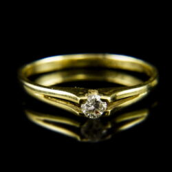 Kép 2/2 - 14 karátos sárgaarany eljegyzési gyűrű briliáns csiszolású gyémánt kővel (0.17 ct)