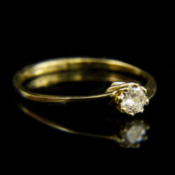 Kép 1/2 - 14 karátos sárgaarany eljegyzési gyűrű briliáns csiszolású gyémánt kővel (0.18 ct)