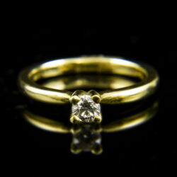 Picture 2/2 -14 K gold engagement ring with a brilliant-cut diamond (0.20 ct)