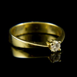Kép 1/2 - 14 karátos sárgaarany eljegyzési gyűrű gyémánt kővel (0.18 ct)