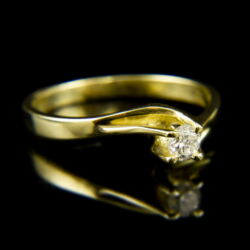 Kép 1/2 - 14 karátos sárgaarany eljegyzési gyűrű gyémánt kővel (0.19 ct)