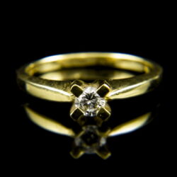 Kép 2/2 - 14 karátos sárgaarany eljegyzési gyűrű gyémánt kővel (0.30 ct)