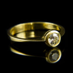 Kép 1/2 - 14 karátos sárgaarany eljegyzési gyűrű gyémánt kővel (0.40 ct)