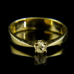 Picture 2/2 -14 K gold solitaire ring with an old-cut diamond (0.28 ct)