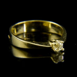 Picture 1/2 -14 K gold solitaire ring with an old-cut diamond (0.28 ct)