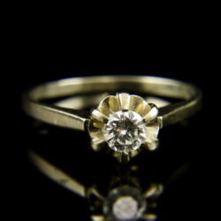 Kép 2/2 - 18 karátos fehérarany eljegyzési gyűrű briliáns csiszolású gyémánt kővel (0.35 ct)