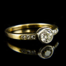 Kép 1/2 - 9 karátos szoliter fazonú gyűrű régi csiszolású gyémánt kővel (0.50 ct)