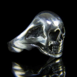 Kép 1/3 - Koponyafejes ezüst gyűrű