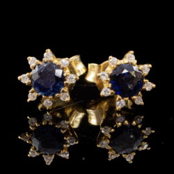 Picture 2/4 -Pair of rosette-style sapphire stud earrings