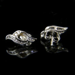 Kép 3/3 - Fehérarany fülbevaló pár gyémánt kövekkel