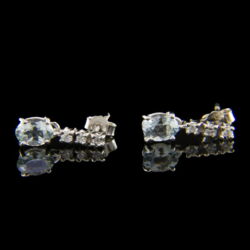 Picture 2/3 -A pair of stud earrings with aquamarine and diamonds