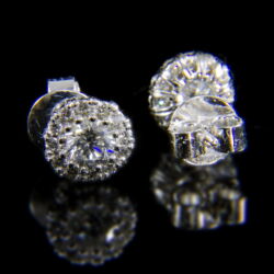 Kép 3/3 - Fehérarany fülbevaló pár briliáns csiszolású gyémánt kövekkel