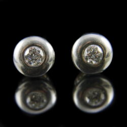 Picture 2/3 -White gold pair of earrings with diamonds in bouton setting