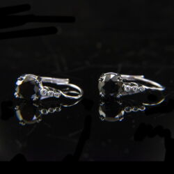 Kép 4/5 - Fülbevaló pár fekete gyémánttal és briliánsokkal