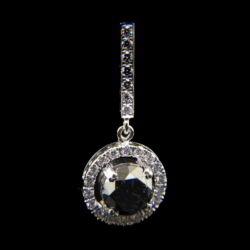 Kép 2/2 - Stiftes fazonú fülönfüggő pár briliáns csiszolású fekete gyémánttal
